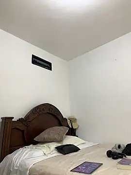 Snapshot of DeimonOficial chatting on October 2025 10:09:01 PM DeimonOficial online show from October 2025 10:09:01 PM