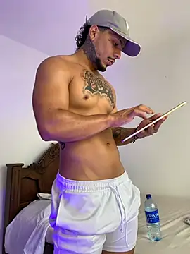 Snapshot of DeimonOficial chatting on October 2025 09:46:02 PM DeimonOficial online show from October 2025 09:46:02 PM