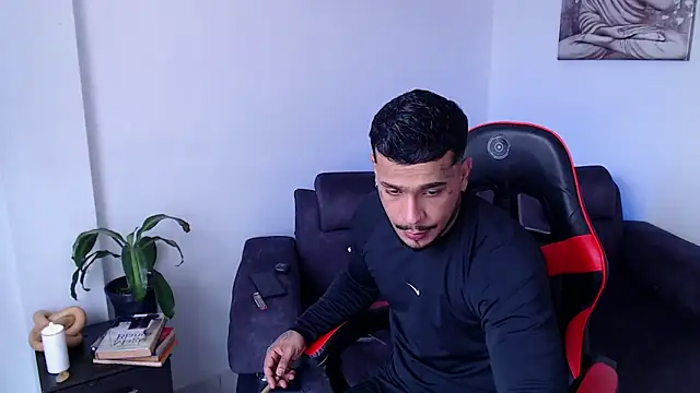 DeimonOficial online show from April 2026 08:11:01 PM