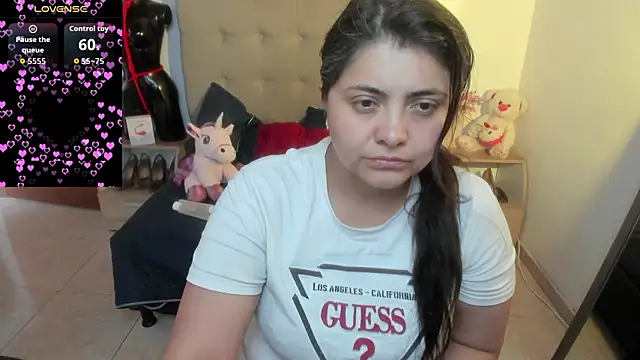 TifanyAmazinng online show from January 2026 01:03:01 PM