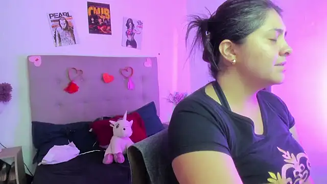 TifanyAmazinng online show from February 2026 12:27:02 PM