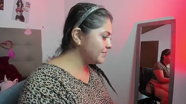 TifanyAmazinng online show from March 2026 12:23:01 PM