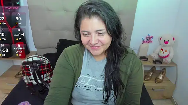 TifanyAmazinng online show from November 2025 12:31:02 PM