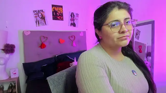 TifanyAmazinng online show from February 2026 01:10:01 PM