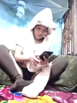 PhamPm70 online show from December 2025 01:00:01 AM