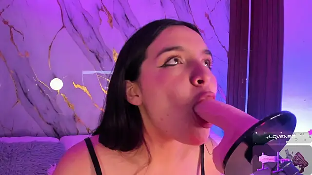 alicecute77 online show from November 2025 02:27:01 AM