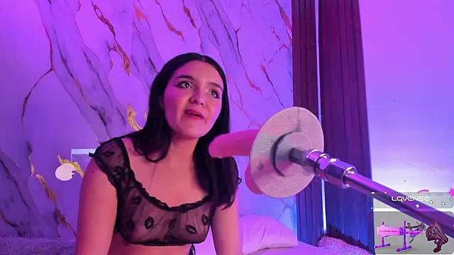 alicecute77 online show from November 2025 02:48:01 AM