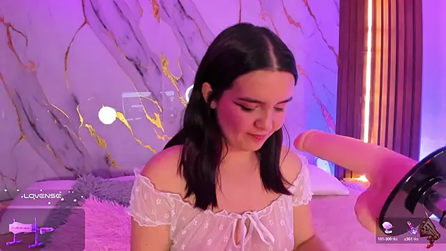 alicecute77 online show from October 2025 02:34:02 AM