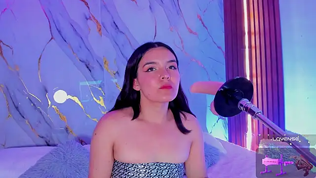 alicecute77 online show from November 2025 02:23:02 AM