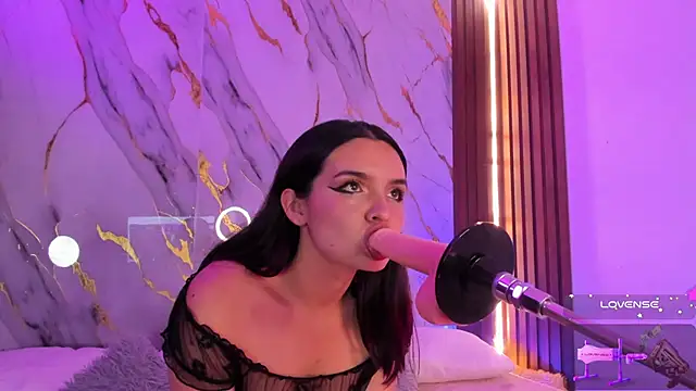 alicecute77 online show from November 2025 02:38:02 AM