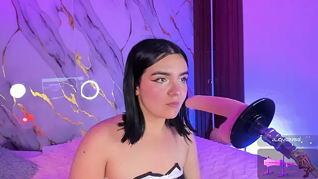 alicecute77 online show from December 2025 02:24:01 AM