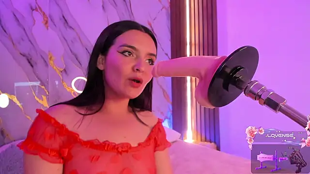 alicecute77 online show from November 2025 08:01:01 PM