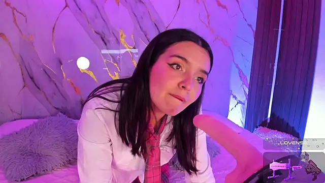 alicecute77 online show from November 2025 02:44:02 AM