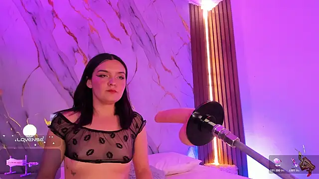 alicecute77 online show from October 2025 02:43:02 AM