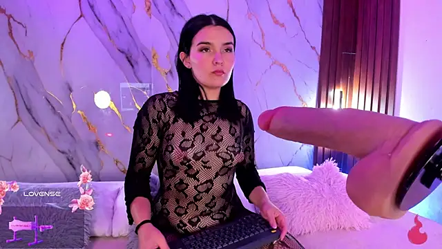 alicecute77 online show from April 2026 07:58:02 PM