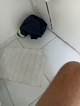 Snapshot of comobucetinhas chatting on September 2025 06:41:02 PM comobucetinhas online show from September 2025 06:41:02 PM