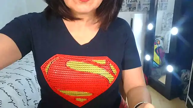Snapshot of SweetCatheryne chatting on June 2026 05:57:01 AM SweetCatheryne online show from June 2026 05:57:01 AM
