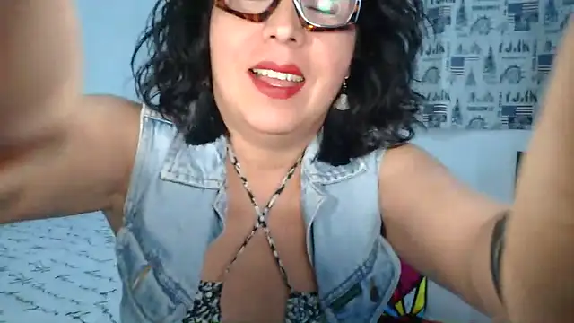 Snapshot of SweetCatheryne chatting on July 2026 12:04:02 AM SweetCatheryne online show from July 2026 12:04:02 AM