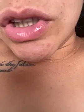 Moon-Lice online show from November 2025 07:36:01 PM