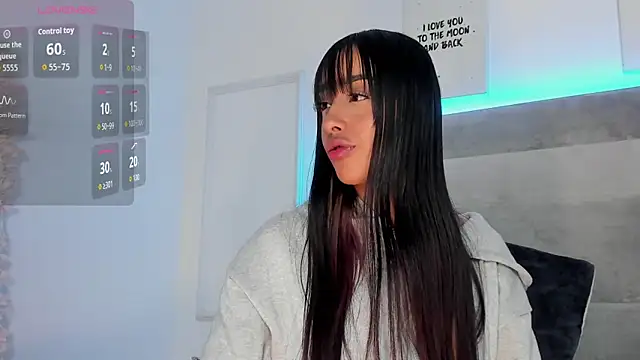 Snapshot of Aleja_ruizz chatting on September 2025 07:46:01 AM Aleja ruizz online show from September 2025 07:46:01 AM