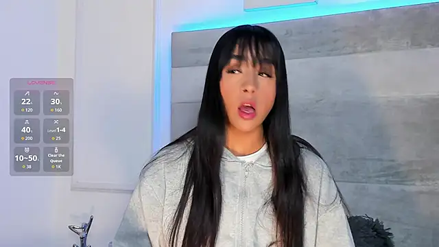 Snapshot of Aleja_ruizz chatting on December 2025 01:55:02 AM Aleja ruizz online show from December 2025 01:55:02 AM