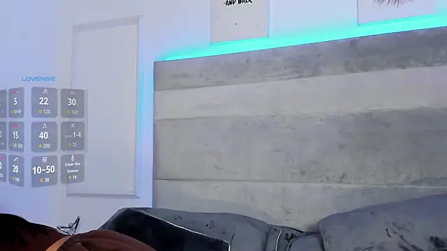 Snapshot of Aleja_ruizz chatting on October 2025 04:55:02 AM Aleja ruizz online show from October 2025 04:55:02 AM