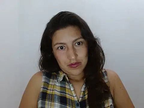 Snapshot of SarahFriendly chatting on May 2026 02:40:02 AM SarahFriendly online show from May 2026 02:40:02 AM