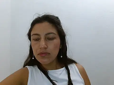 Snapshot of SarahFriendly chatting on June 2026 04:34:01 PM SarahFriendly online show from June 2026 04:34:01 PM