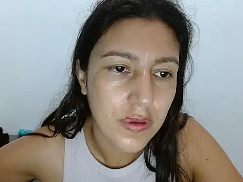 Snapshot of SarahFriendly chatting on June 2026 11:22:02 AM SarahFriendly online show from June 2026 11:22:02 AM