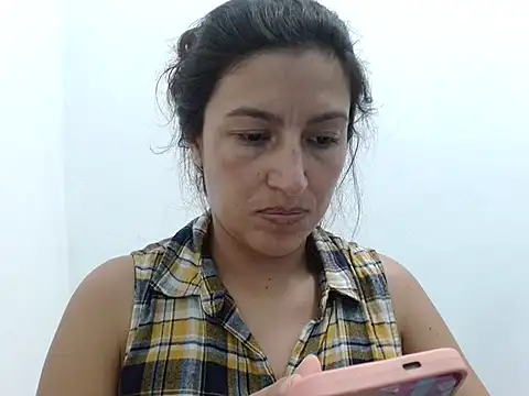 Snapshot of SarahFriendly chatting on May 2026 10:02:02 PM SarahFriendly online show from May 2026 10:02:02 PM