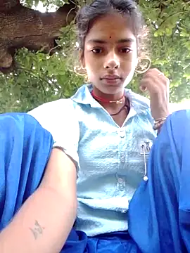 Snapshot of Gulika_Doshi chatting on September 2025 01:17:02 AM Gulika Doshi online show from September 2025 01:17:02 AM