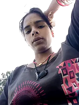 Snapshot of Gulika_Doshi chatting on December 2025 07:29:01 AM Gulika Doshi online show from December 2025 07:29:01 AM