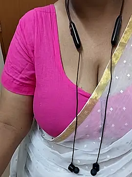 Snapshot of tami_lavanya chatting on June 2026 06:02:02 PM tami lavanya online show from June 2026 06:02:02 PM
