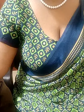 Snapshot of tami_lavanya chatting on October 2025 09:33:01 AM tami lavanya online show from October 2025 09:33:01 AM