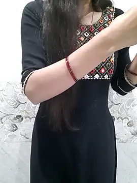 Snapshot of Aarti-kumri chatting on February 2026 06:10:02 AM Aarti-kumri online show from February 2026 06:10:02 AM