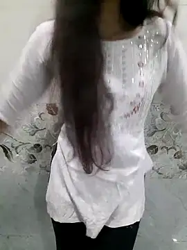 Snapshot of Aarti-kumri chatting on February 2026 05:31:01 PM Aarti-kumri online show from February 2026 05:31:01 PM