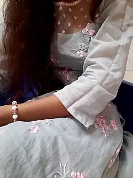 Snapshot of Aarti-kumri chatting on October 2025 05:30:01 AM Aarti-kumri online show from October 2025 05:30:01 AM