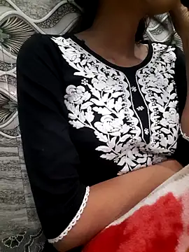 Snapshot of Aarti-kumri chatting on November 2025 03:49:01 PM Aarti-kumri online show from November 2025 03:49:01 PM