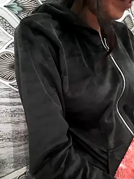 Snapshot of Aarti-kumri chatting on November 2025 06:11:01 PM Aarti-kumri online show from November 2025 06:11:01 PM