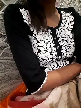 Snapshot of Aarti-kumri chatting on November 2025 04:12:01 PM Aarti-kumri online show from November 2025 04:12:01 PM