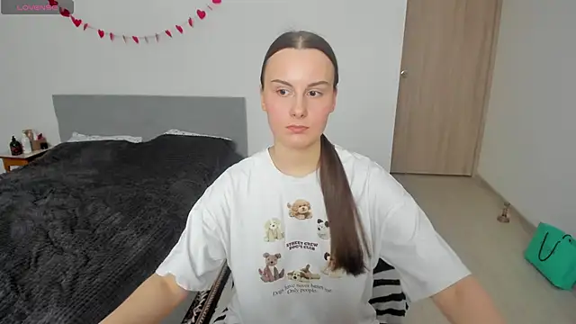 Snapshot of Kelly_Cartier chatting on February 2026 12:02:02 PM Kelly Cartier online show from February 2026 12:02:02 PM