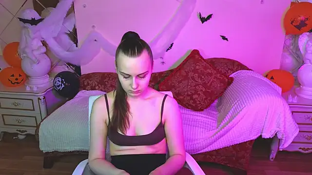 Snapshot of Kelly_Cartier chatting on October 2025 12:15:02 PM Kelly Cartier online show from October 2025 12:15:02 PM