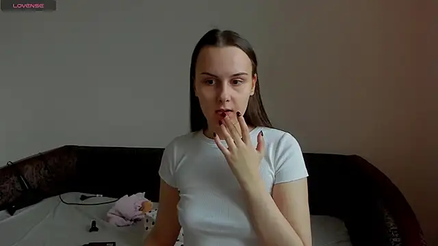 Kelly Cartier online show from April 2026 01:39:01 PM