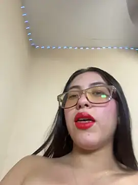 ZeziGamingg online show from November 2025 09:31:01 PM