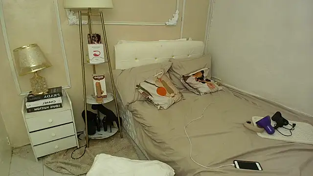 serenitykross online show from April 2026 09:49:01 AM