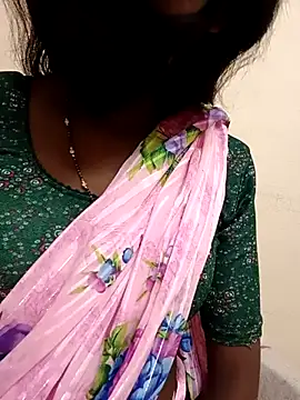 Snapshot of kavya-telugu84 chatting on September 2025 06:04:02 PM kavya-telugu84 online show from September 2025 06:04:02 PM