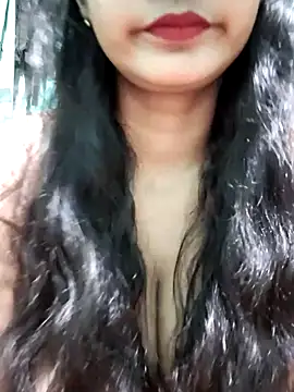 Snapshot of BerryOnFire chatting on November 2025 08:47:02 AM BerryOnFire online show from November 2025 08:47:02 AM