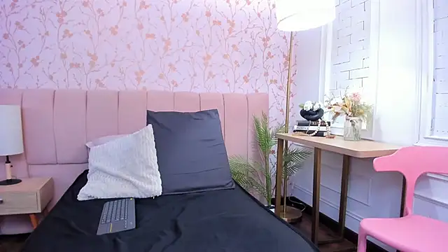 ariannaliss online show from November 2025 12:16:01 PM