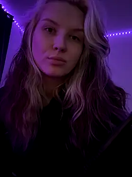 EileenKenner online show from October 2025 09:01:02 PM