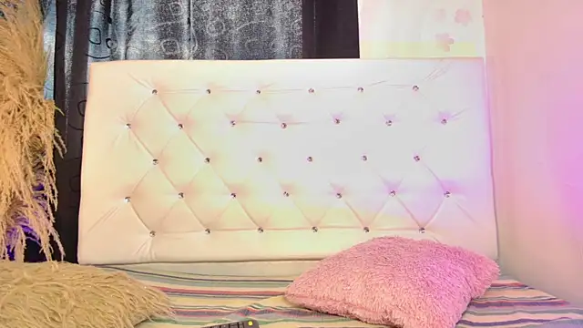 Snapshot of tatixxxvega chatting on April 2026 05:54:01 PM tatixxxvega online show from April 2026 05:54:01 PM